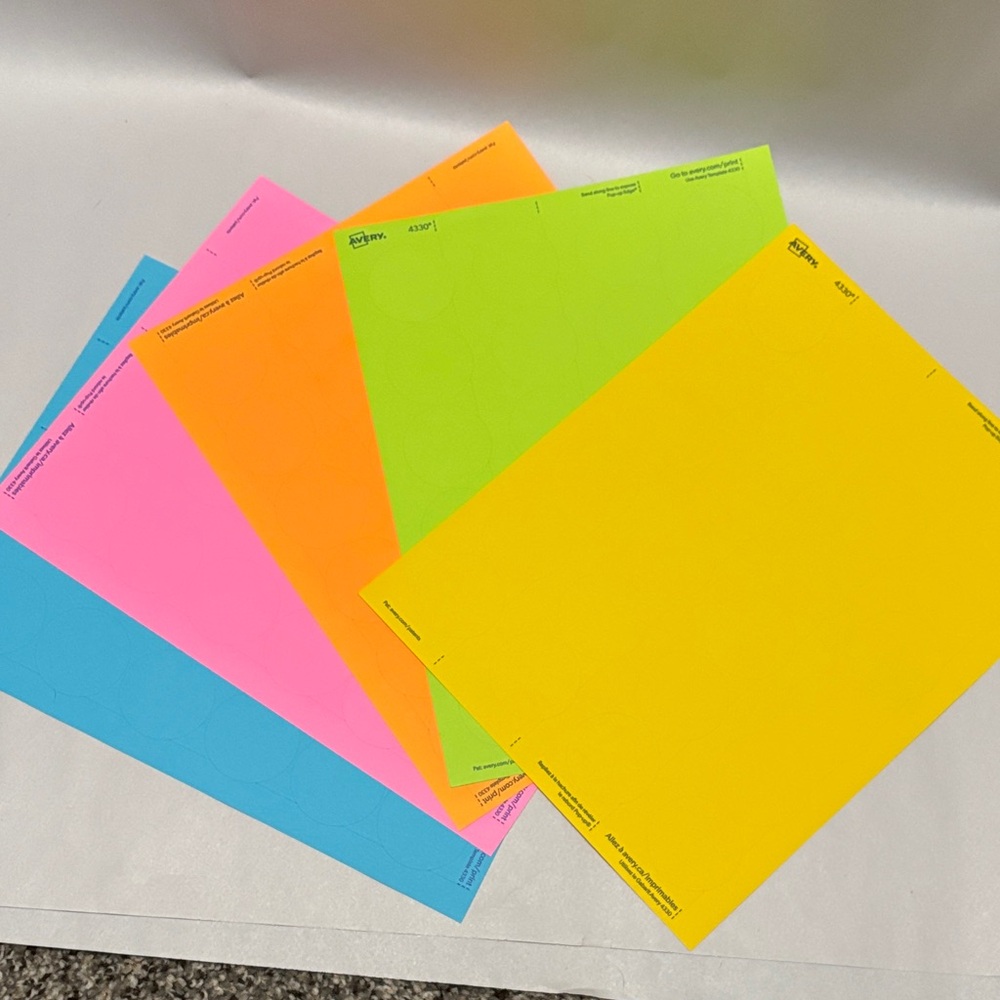AVERY 4330 blank stickers 5 sheets (120)